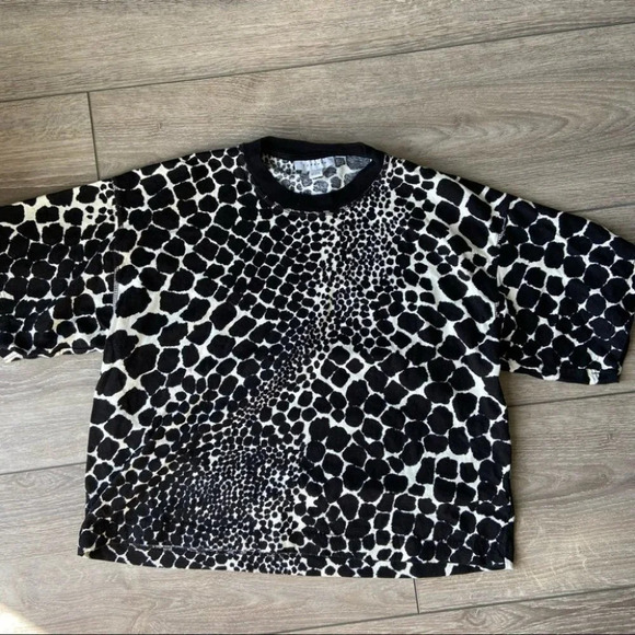 TopShop  Women's Giraffe Boxy Cropped T-shirt - Picture 5 of 13
